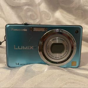 PANASONIC LUMIX CAMERA